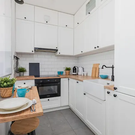 Superapart Kierbedzia Warsaw Exterior photo